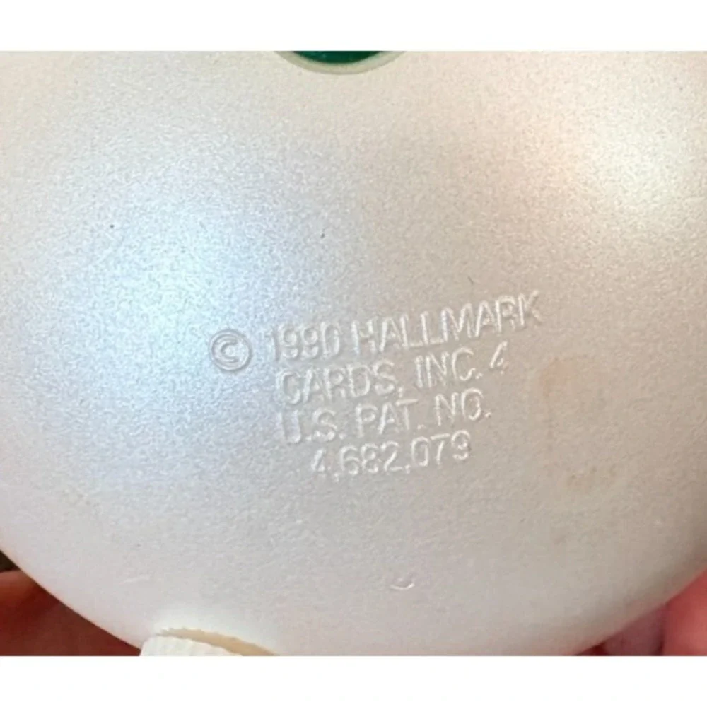 1990 Hallmark Ornament Mrs. Santa's Kitchen Magic Light & Motion Untested